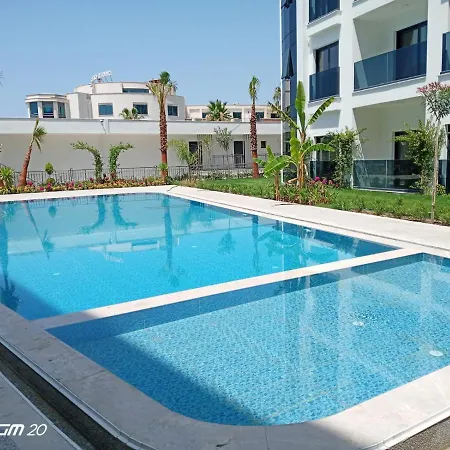 Ege Birlik מלון קוסדסי